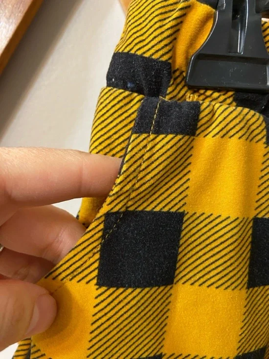 Short shorts - Picture 2 of 5